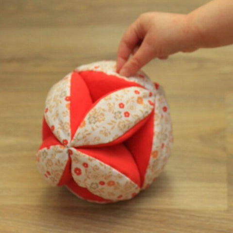 balle-sensorielle-montessori