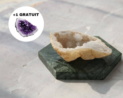 geode-quartz-blanc-cristal-roche-pierre-purification-rechargement-minéraux-lithothérapie-amas